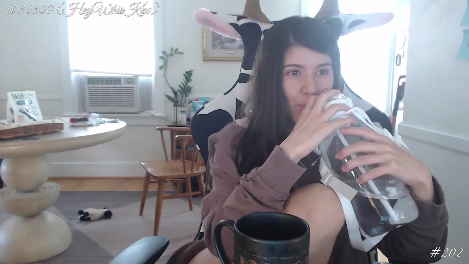 Gallery image thumbnail from whiskewub_rcJ's myfreecams stream on, 05/13/2023, 17:14 image 13 of 20