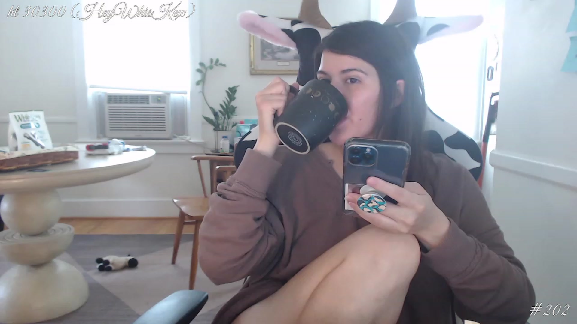 Gallery image thumbnail from whiskewub_rcJ's myfreecams stream on, 05/13/2023, 17:14 image 5 of 20