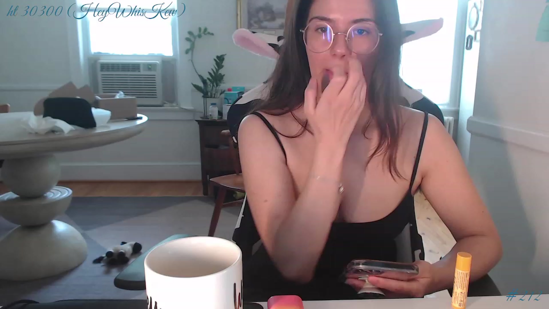 Gallery image thumbnail from whiskewub_rcJ's myfreecams stream on, 05/14/2023, 18:06 image 8 of 20