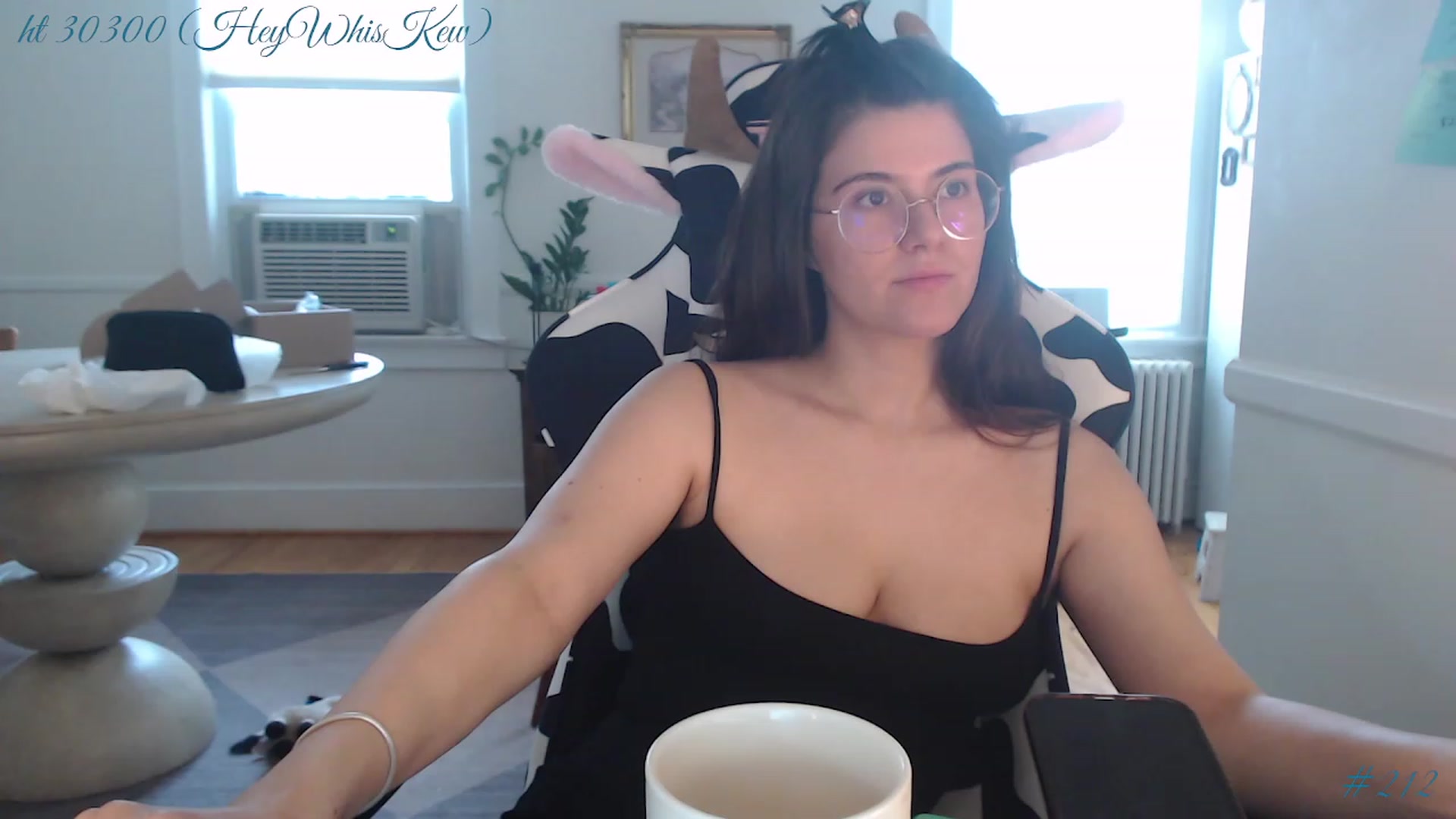Gallery image thumbnail from whiskewub_rcJ's myfreecams stream on, 05/14/2023, 19:01 image 9 of 20
