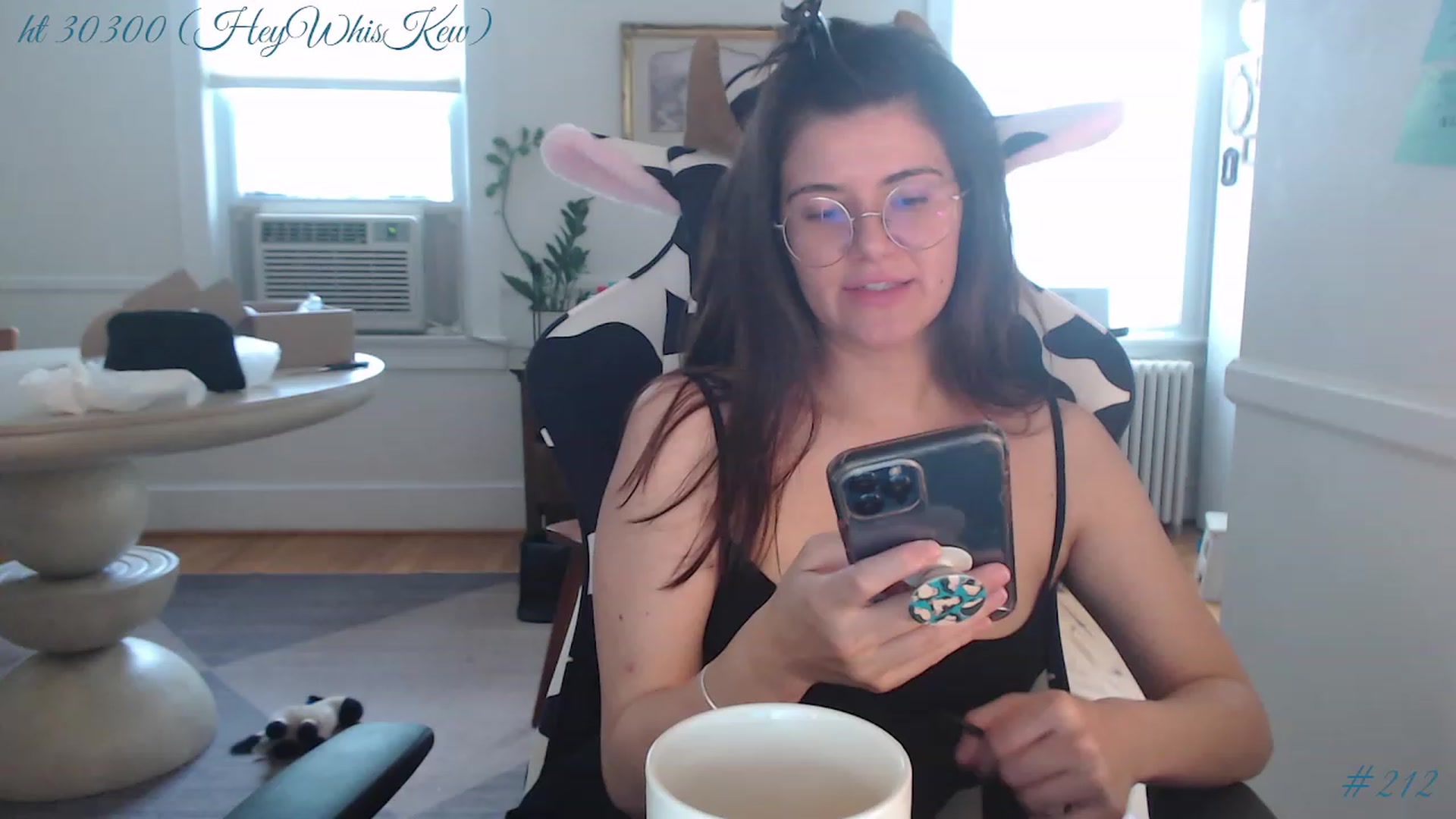 Gallery image thumbnail from whiskewub_rcJ's myfreecams stream on, 05/14/2023, 19:01 image 6 of 20