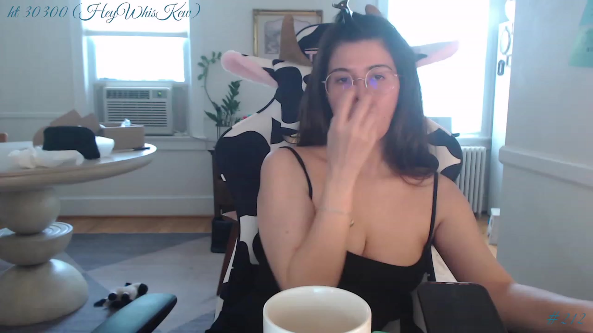 Gallery image thumbnail from whiskewub_rcJ's myfreecams stream on, 05/14/2023, 19:01 image 11 of 20