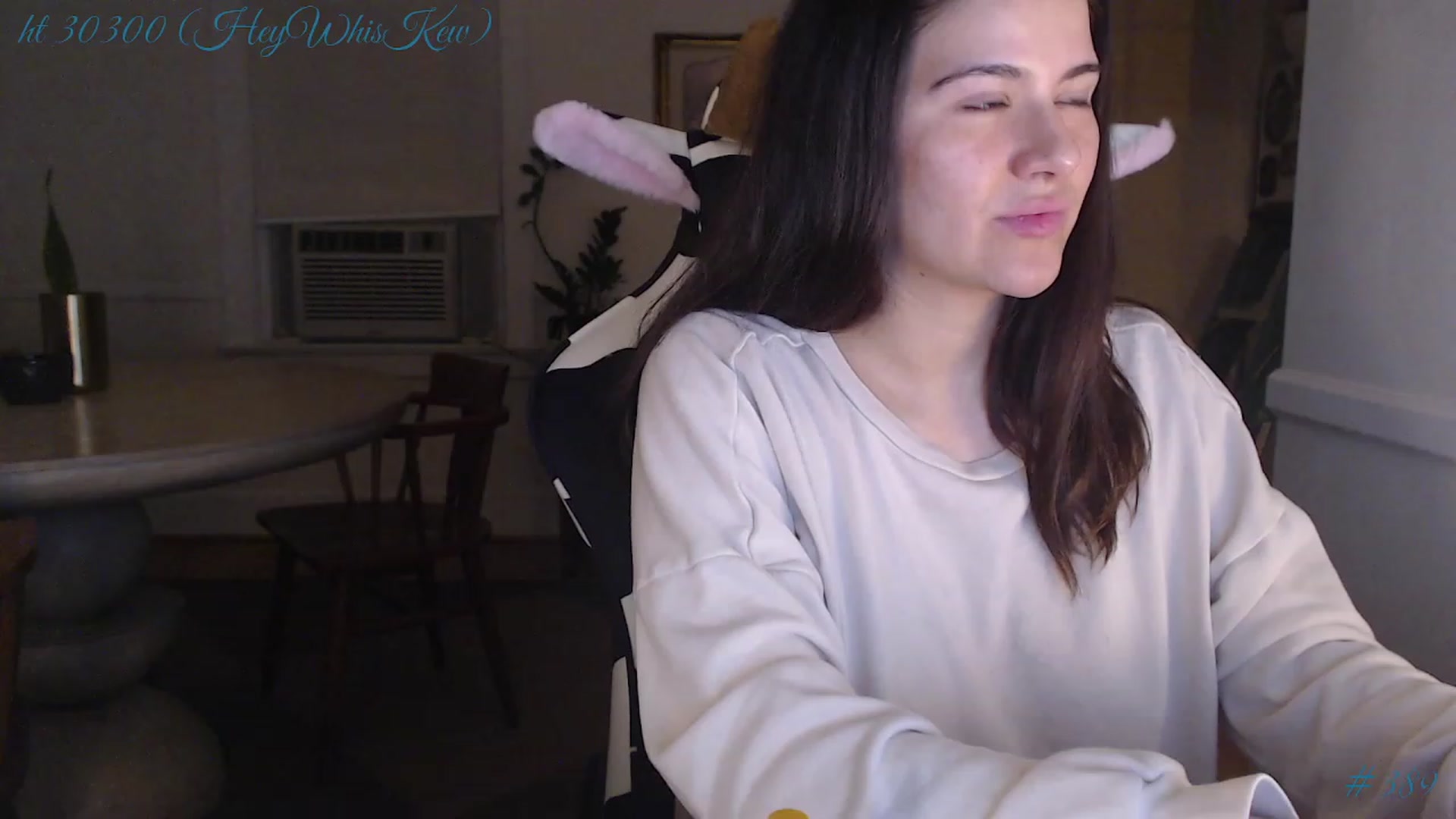 Gallery image thumbnail from whiskewub_rcJ's myfreecams stream on, 05/21/2023, 03:12 image 7 of 20