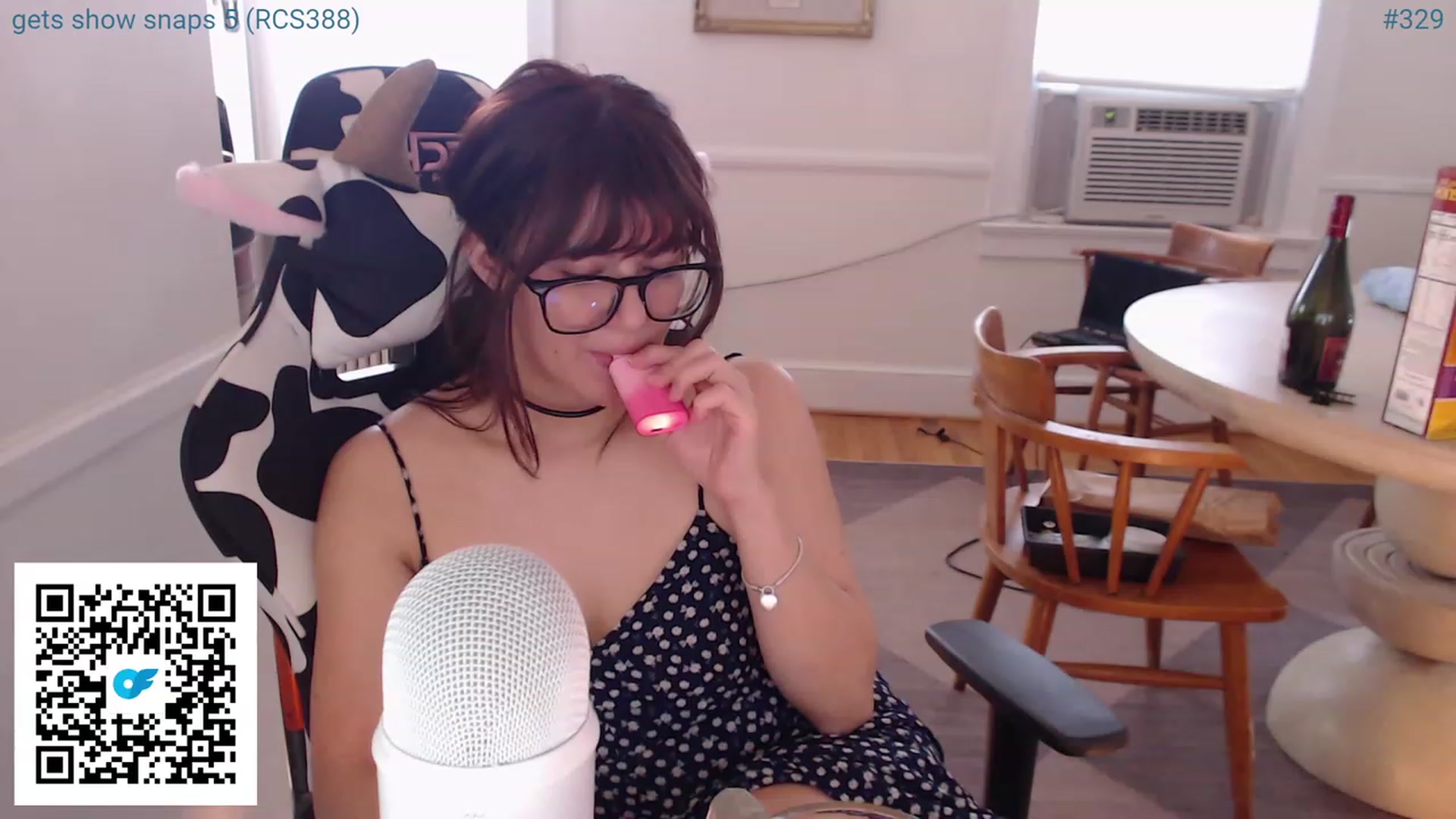 Gallery image thumbnail from whiskewub_rcJ's myfreecams stream on, 06/03/2023, 21:22 image 6 of 20