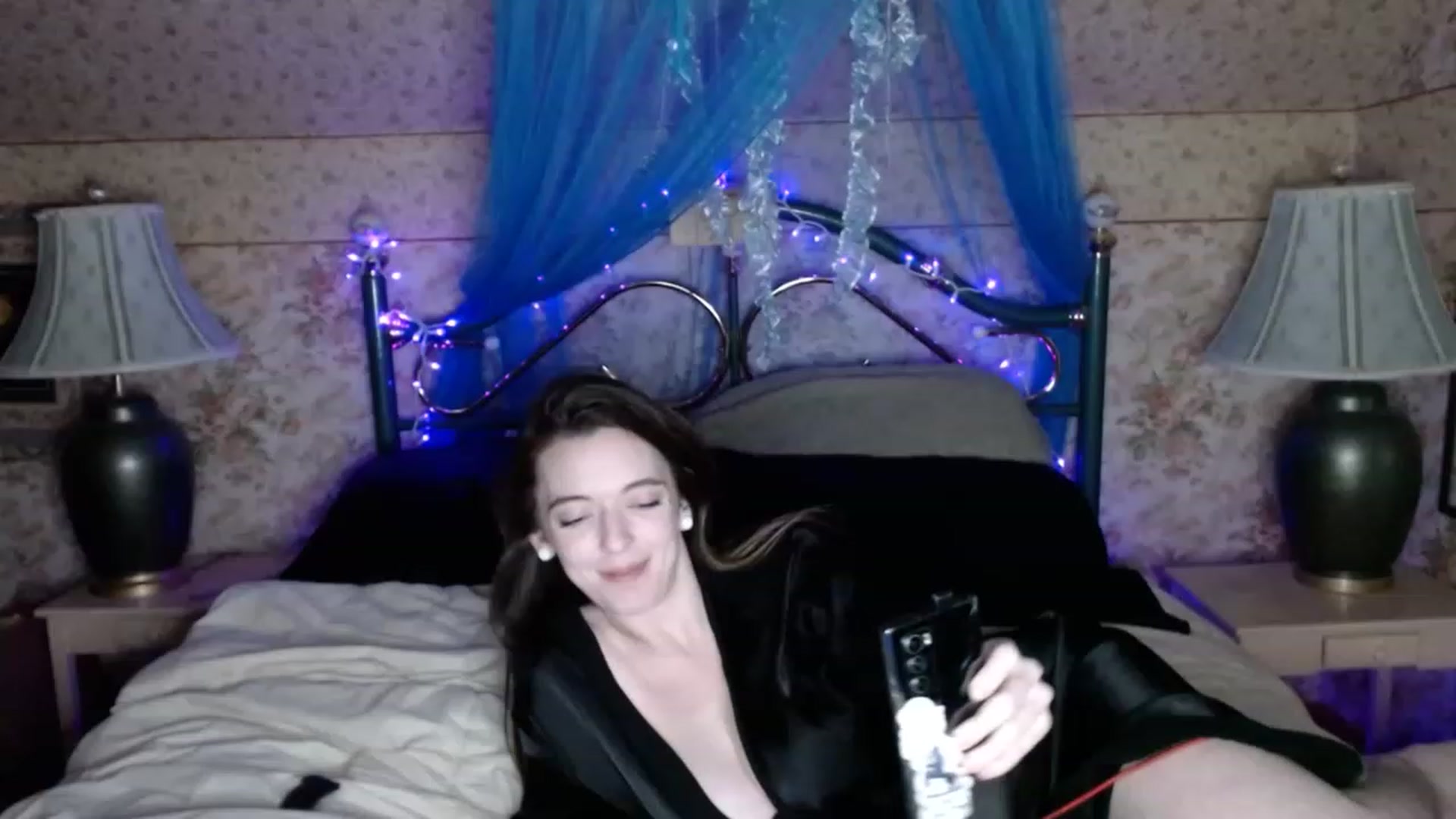 Gallery image thumbnail from whodatlux's myfreecams stream on, 04/17/2023, 05:07 image 12 of 20