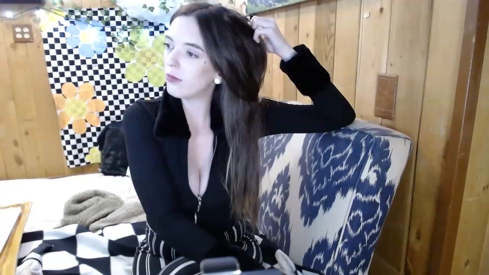 Gallery image thumbnail from whodatlux's myfreecams stream on, 05/01/2023, 08:07 image 11 of 20