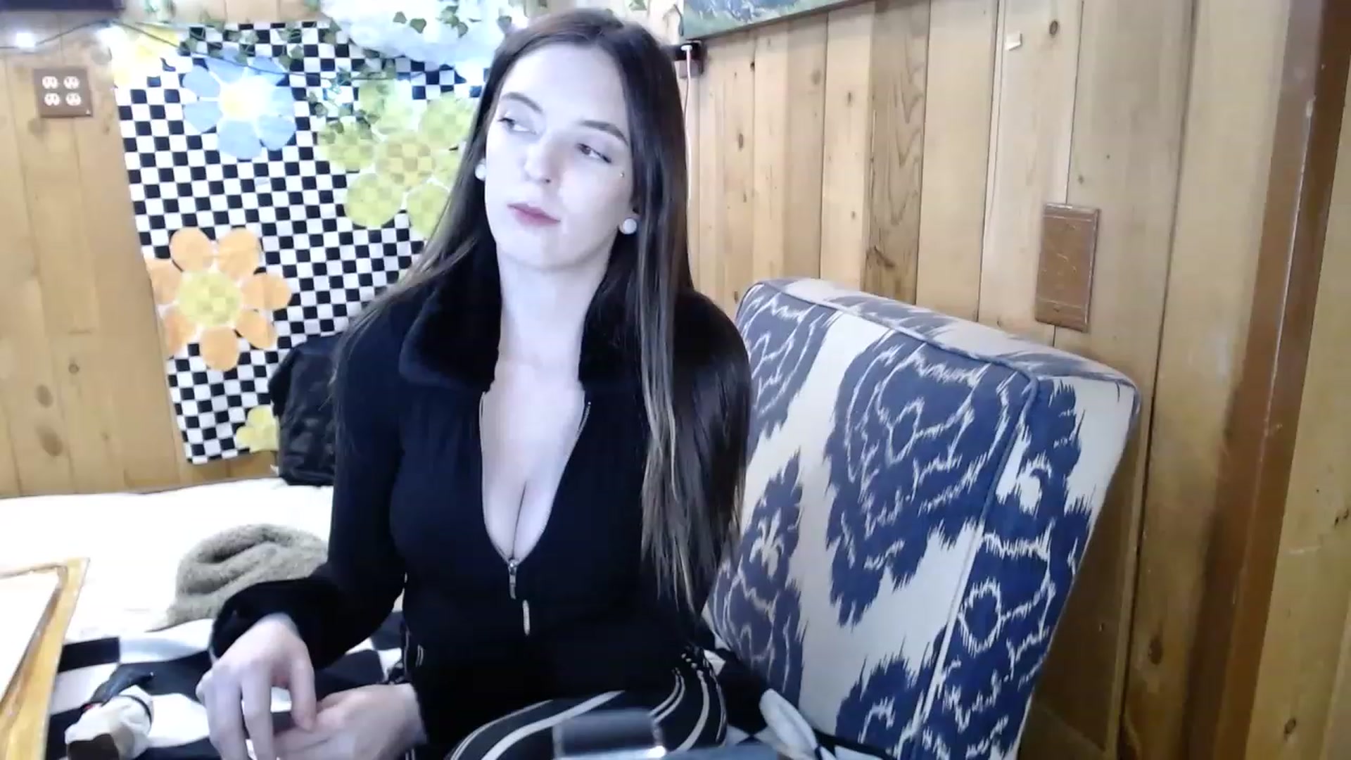 Gallery image thumbnail from whodatlux's myfreecams stream on, 05/01/2023, 08:07 image 6 of 20