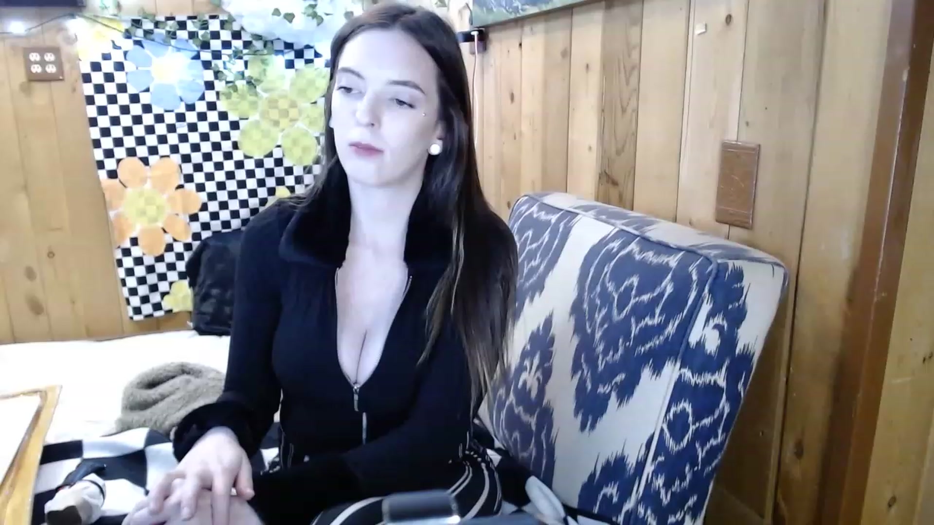 Gallery image thumbnail from whodatlux's myfreecams stream on, 05/01/2023, 08:07 image 5 of 20