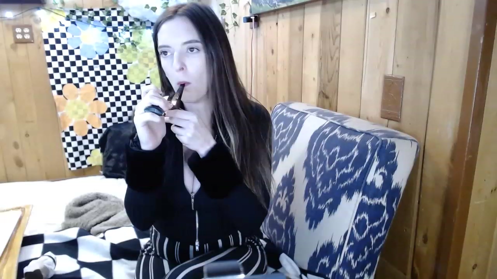 Gallery image thumbnail from whodatlux's myfreecams stream on, 05/01/2023, 08:07 image 10 of 20