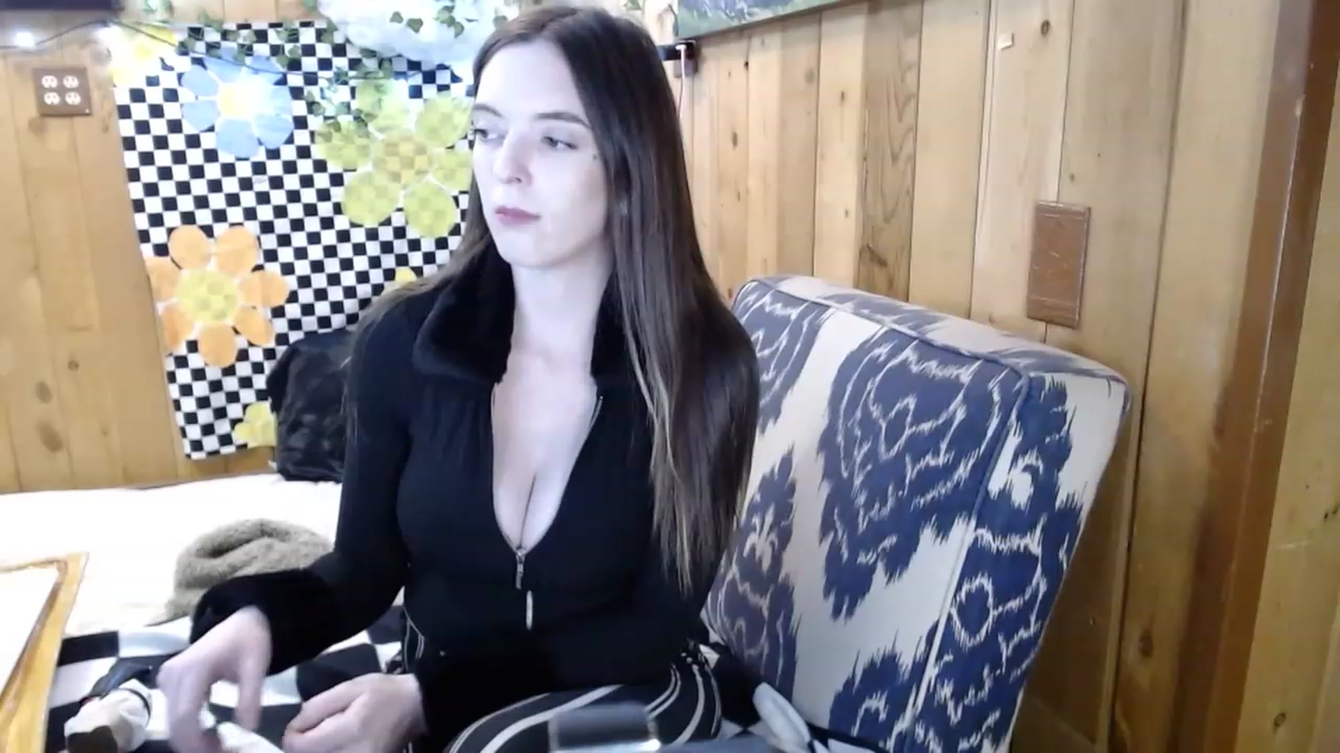 Gallery image thumbnail from whodatlux's myfreecams stream on, 05/01/2023, 08:07 image 7 of 20