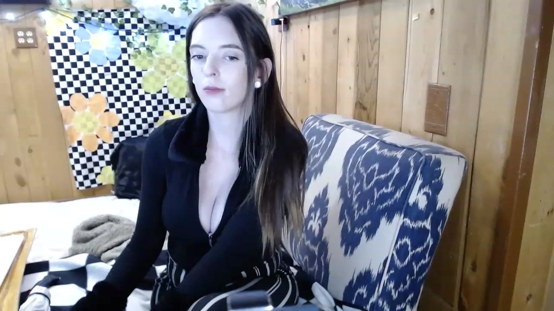 Gallery image thumbnail from whodatlux's myfreecams stream on, 05/01/2023, 08:07 image 17 of 20