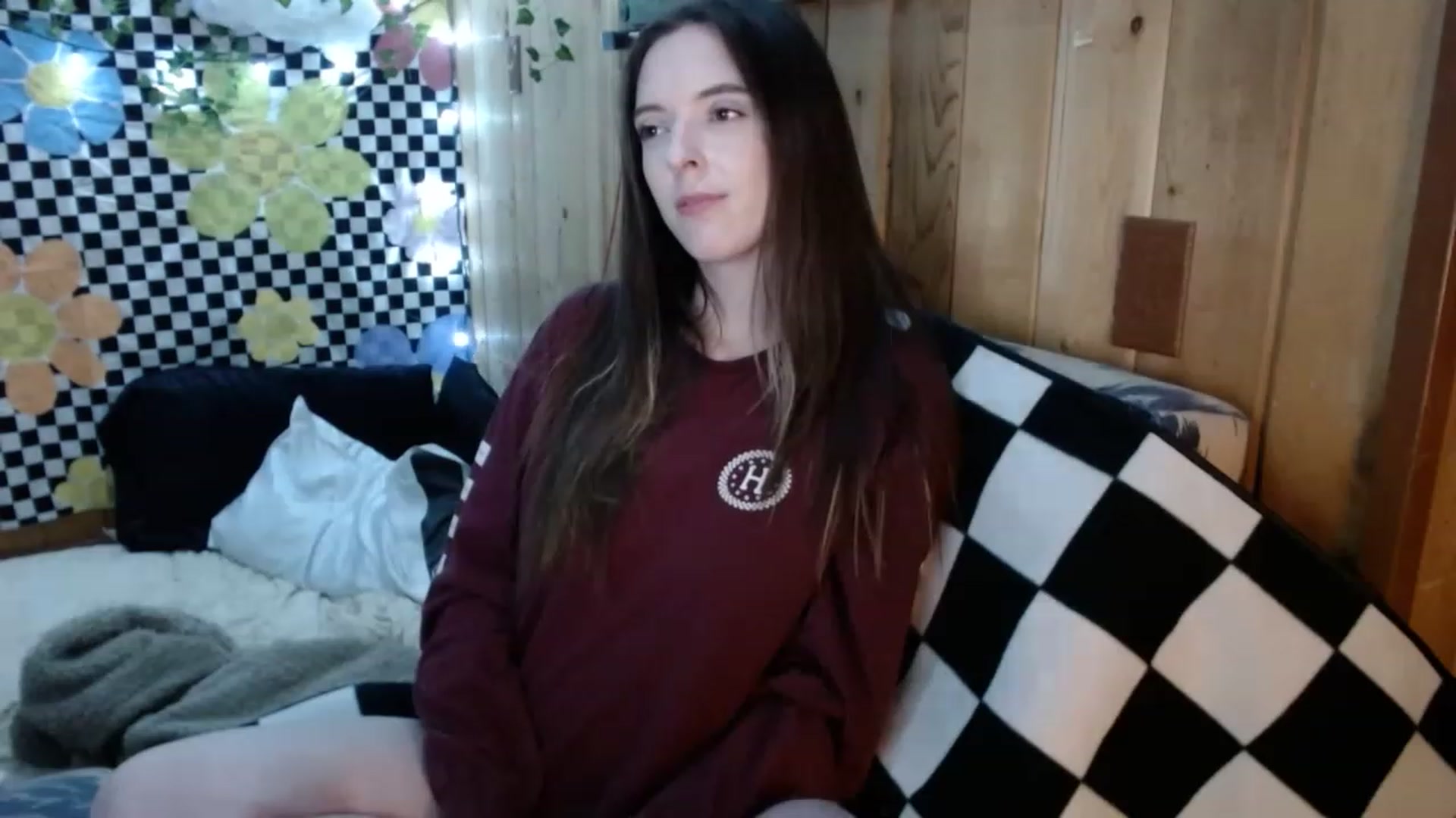 Gallery image thumbnail from whodatlux's myfreecams stream on, 05/01/2023, 10:31 image 18 of 20