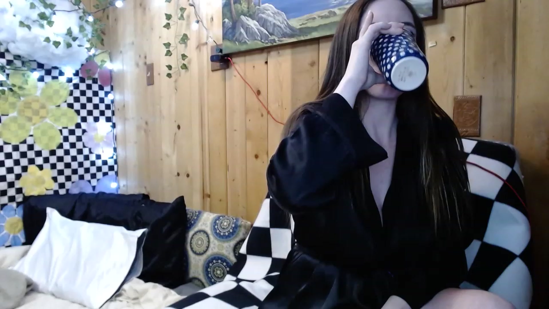 Gallery image thumbnail from whodatlux's myfreecams stream on, 05/02/2023, 10:55 image 11 of 20