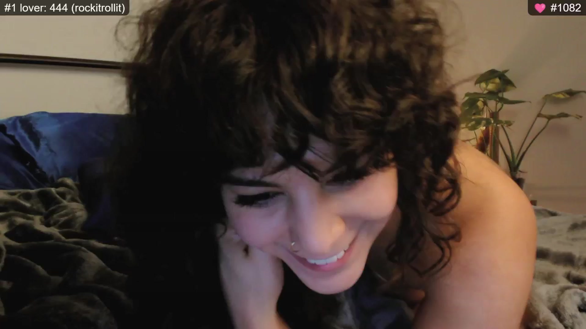 Gallery image thumbnail from whofkncares's myfreecams stream on, 12/04/2024, 02:43 image 5 of 20