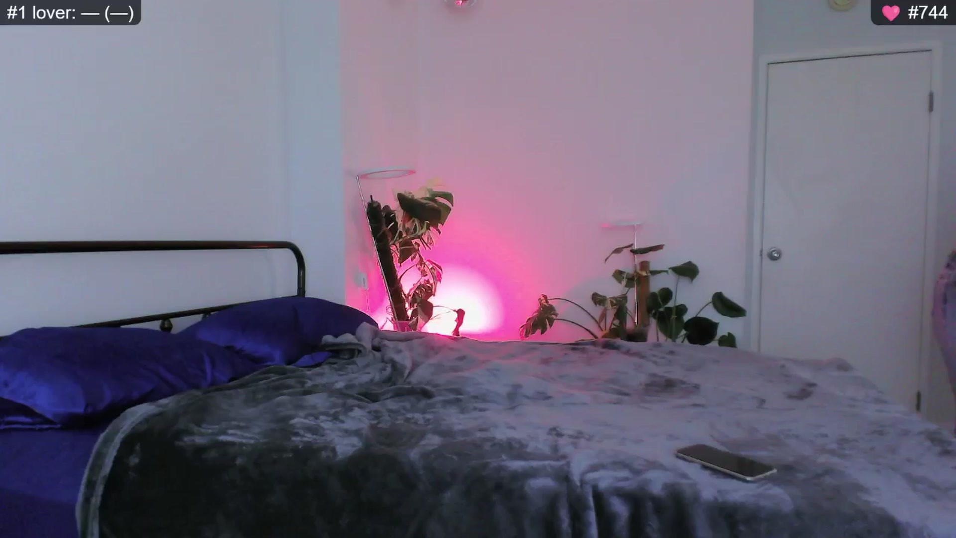 Gallery image thumbnail from whofkncares's myfreecams stream on, 12/18/2024, 22:25 image 8 of 20