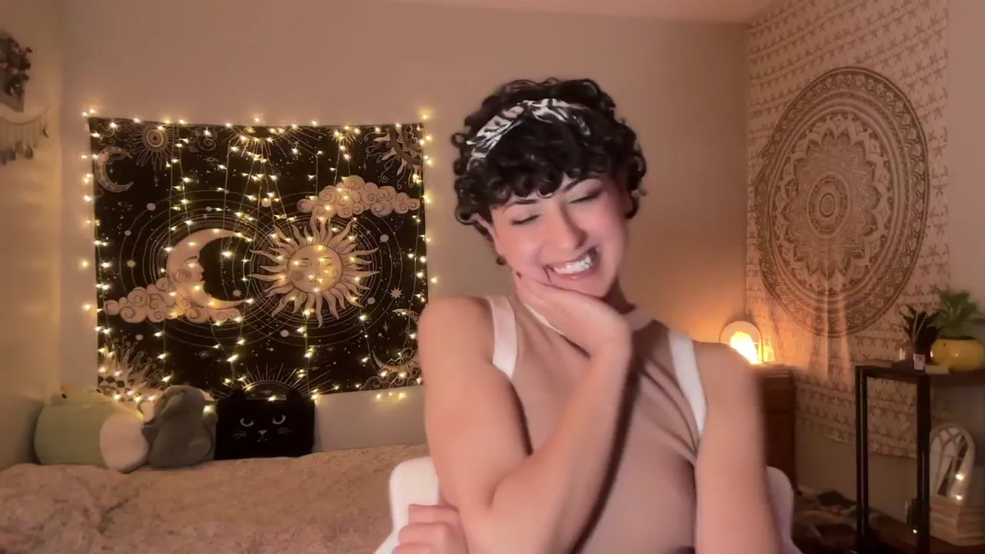 Gallery image thumbnail from wildmoon's myfreecams stream on, 11/04/2024, 05:52 image 7 of 20