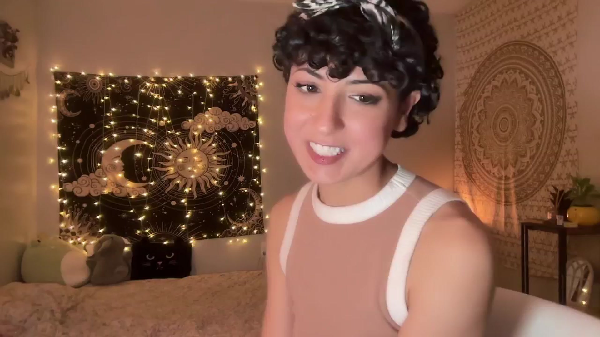 Gallery image thumbnail from wildmoon's myfreecams stream on, 11/04/2024, 05:52 image 12 of 20