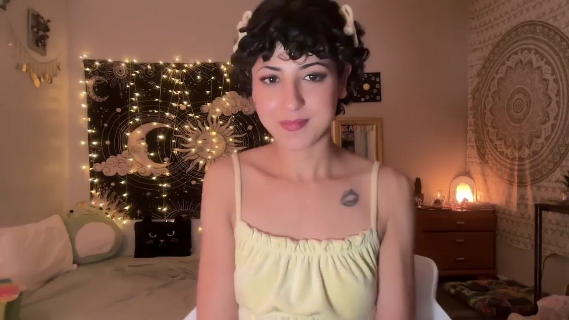 Gallery image thumbnail from wildmoon's myfreecams stream on, 11/05/2024, 09:35 image 10 of 20