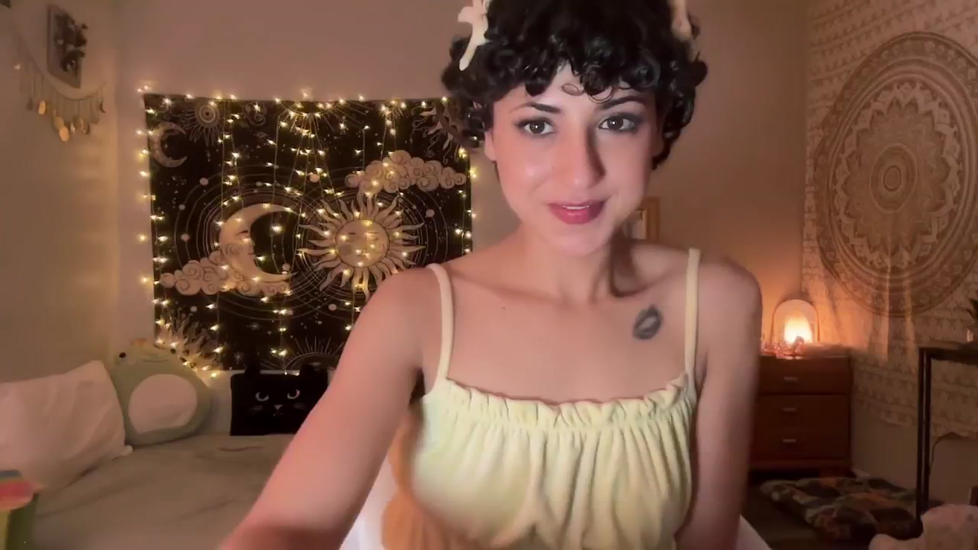 Gallery image thumbnail from wildmoon's myfreecams stream on, 11/05/2024, 09:35 image 11 of 20