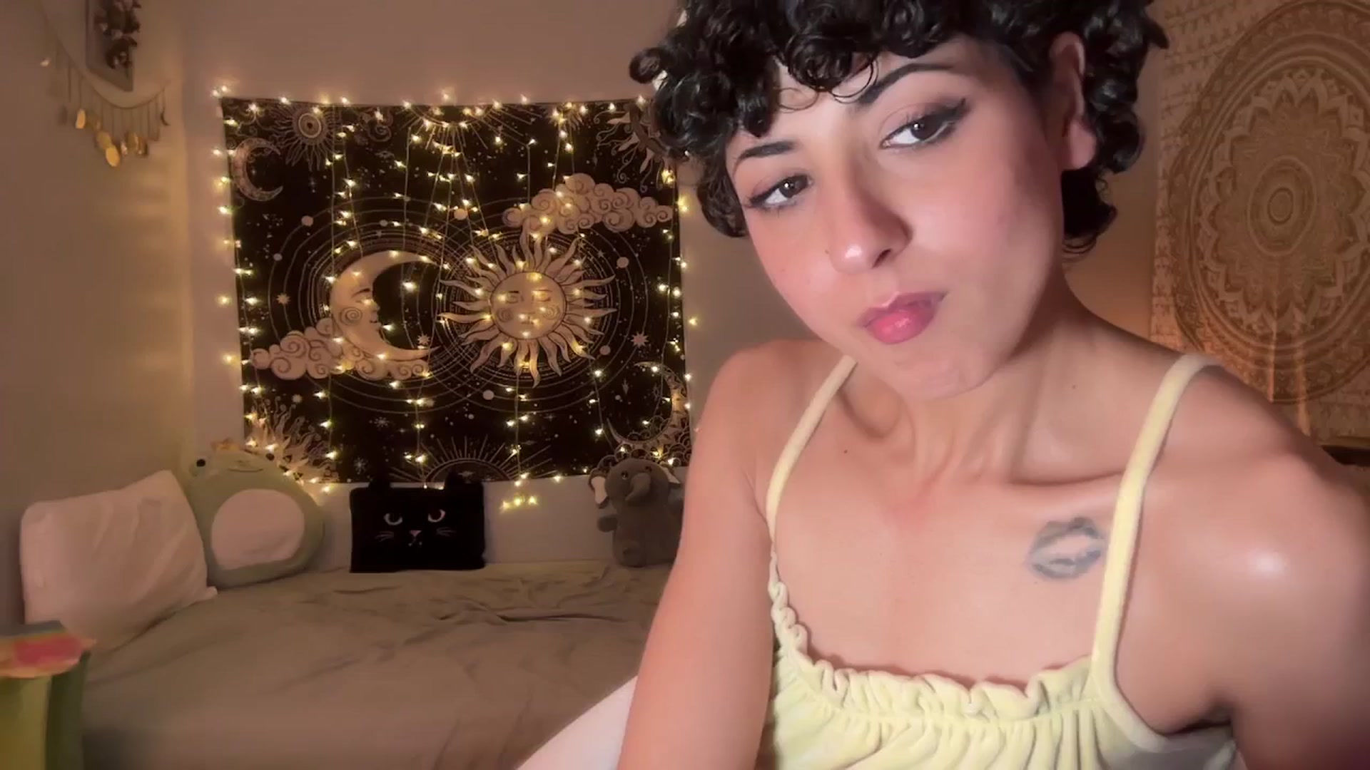 Gallery image thumbnail from wildmoon's myfreecams stream on, 11/05/2024, 10:33 image 1 of 20