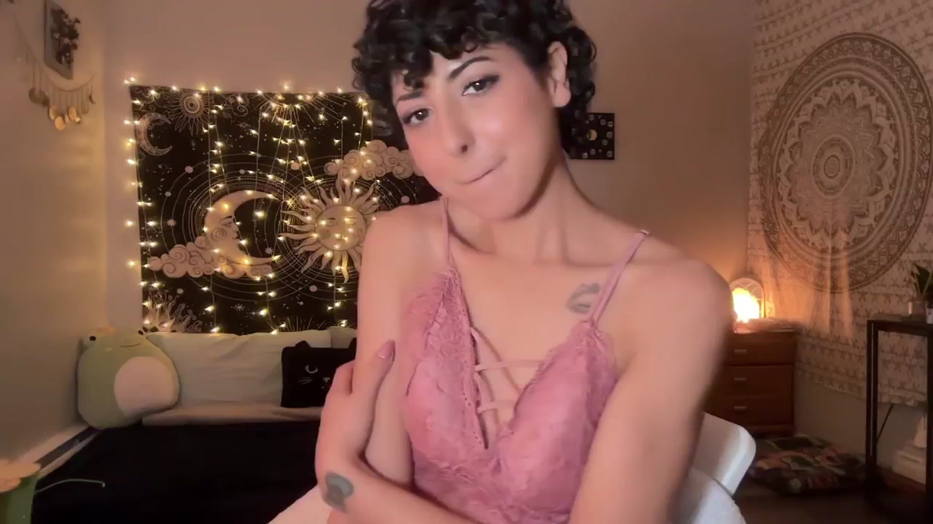 Gallery image thumbnail from wildmoon's myfreecams stream on, 11/08/2024, 07:27 image 2 of 20