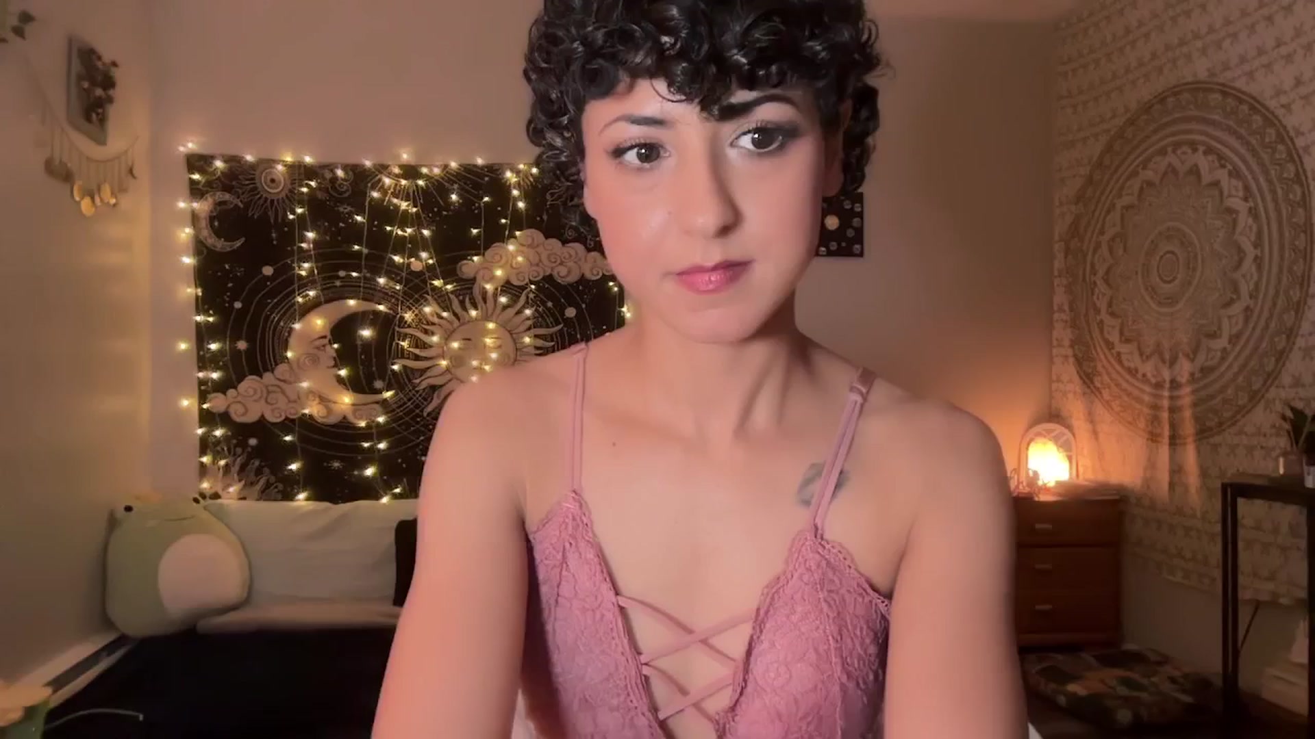 Gallery image thumbnail from wildmoon's myfreecams stream on, 11/08/2024, 07:27 image 14 of 20