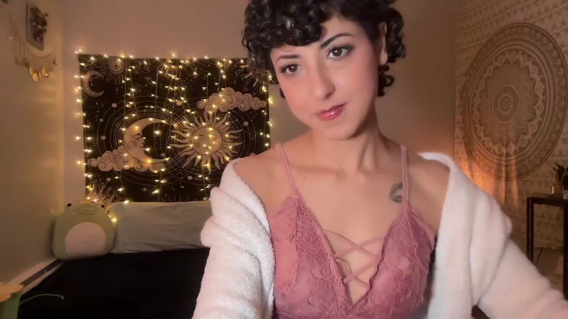 Gallery image thumbnail from wildmoon's myfreecams stream on, 11/08/2024, 09:55 image 10 of 20