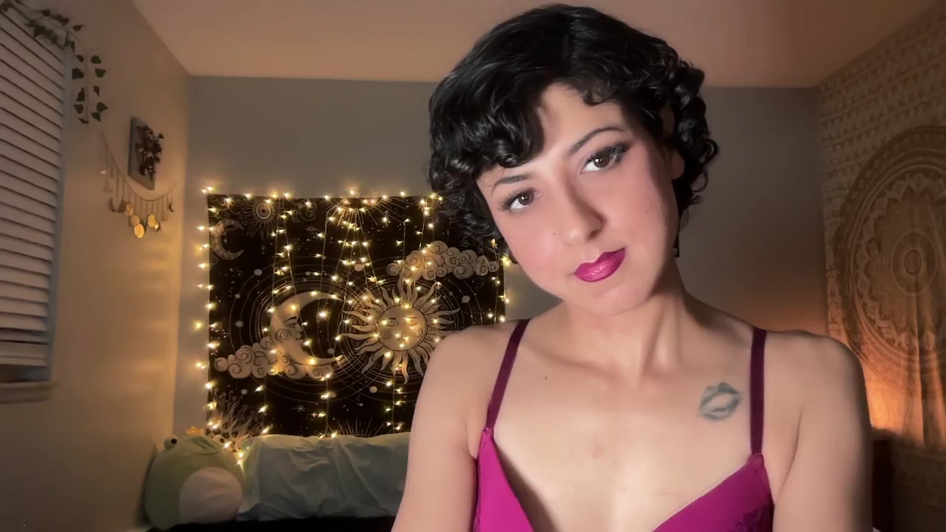 Gallery image thumbnail from wildmoon's myfreecams stream on, 11/11/2024, 07:54 image 14 of 20