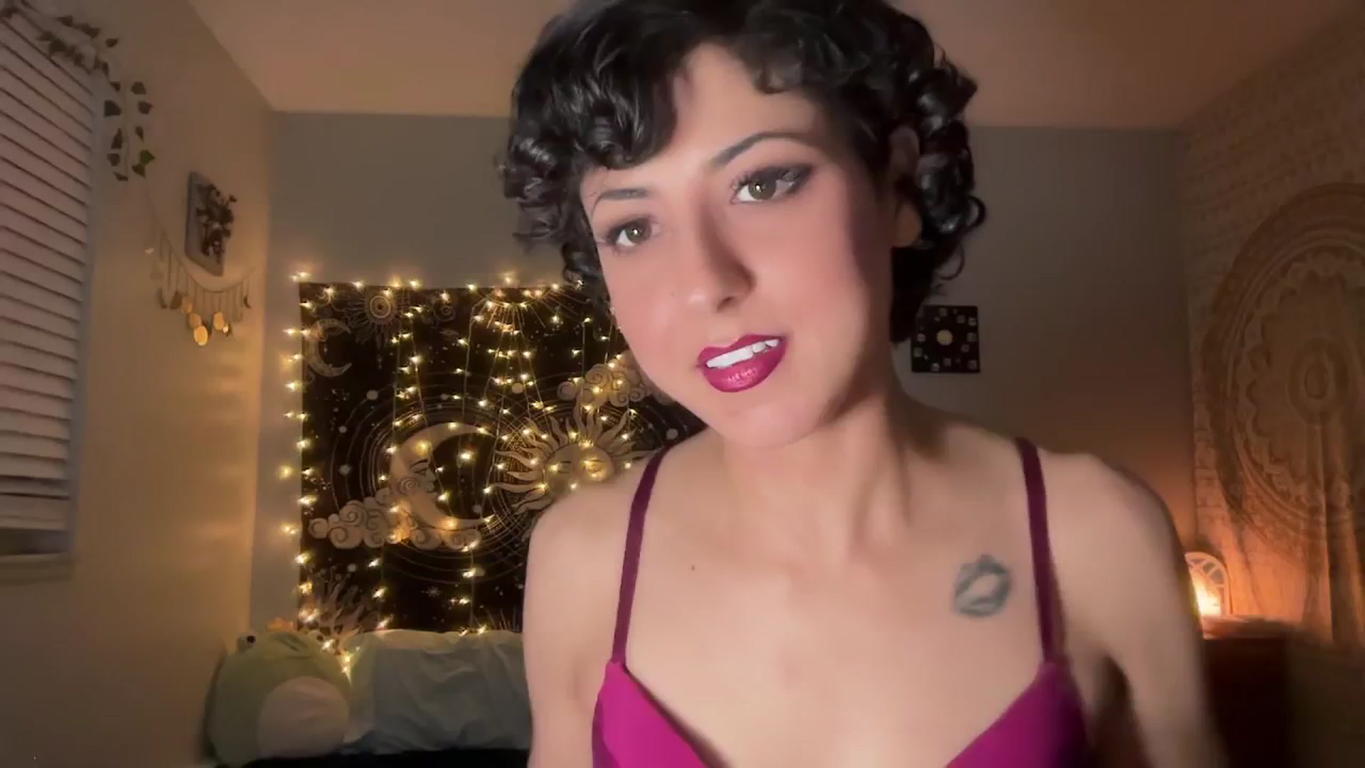 Gallery image thumbnail from wildmoon's myfreecams stream on, 11/11/2024, 07:54 image 15 of 20