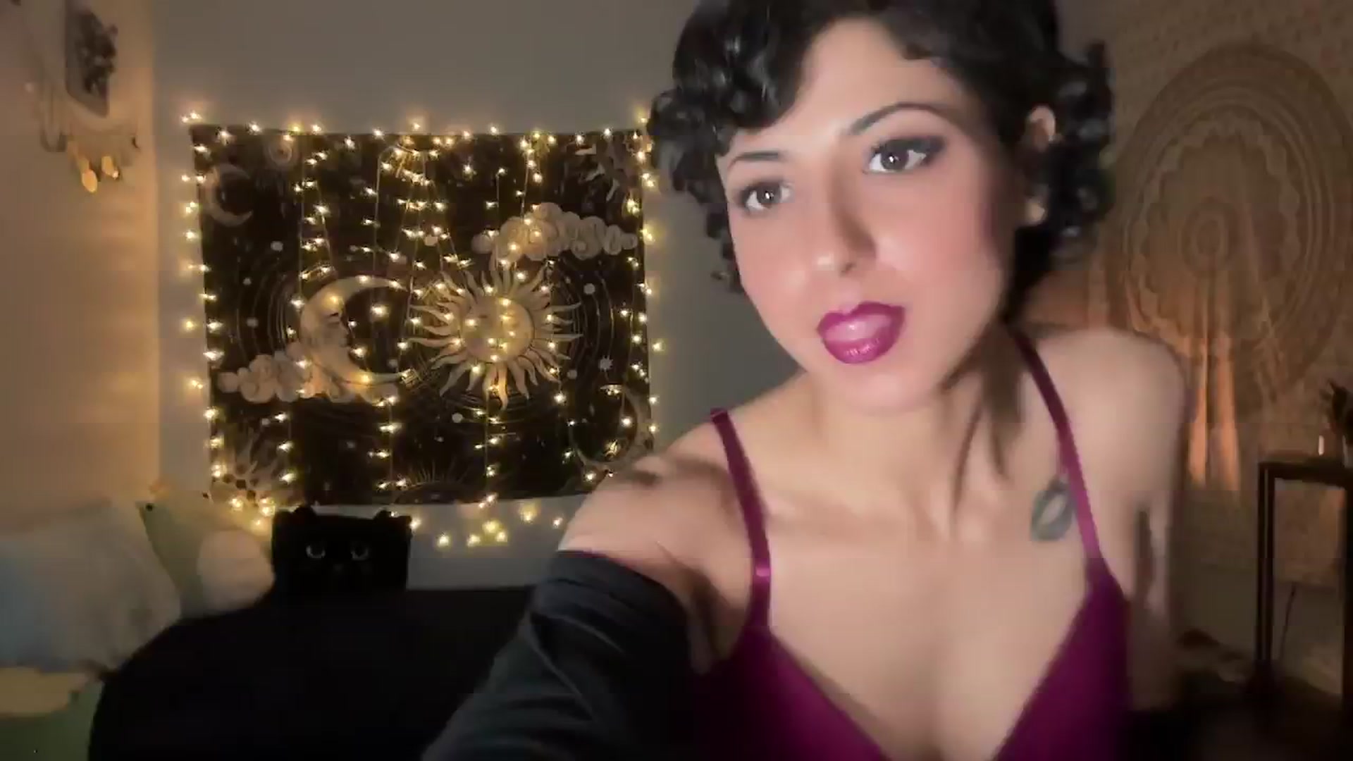 Gallery image thumbnail from wildmoon's myfreecams stream on, 11/11/2024, 10:32 image 11 of 20