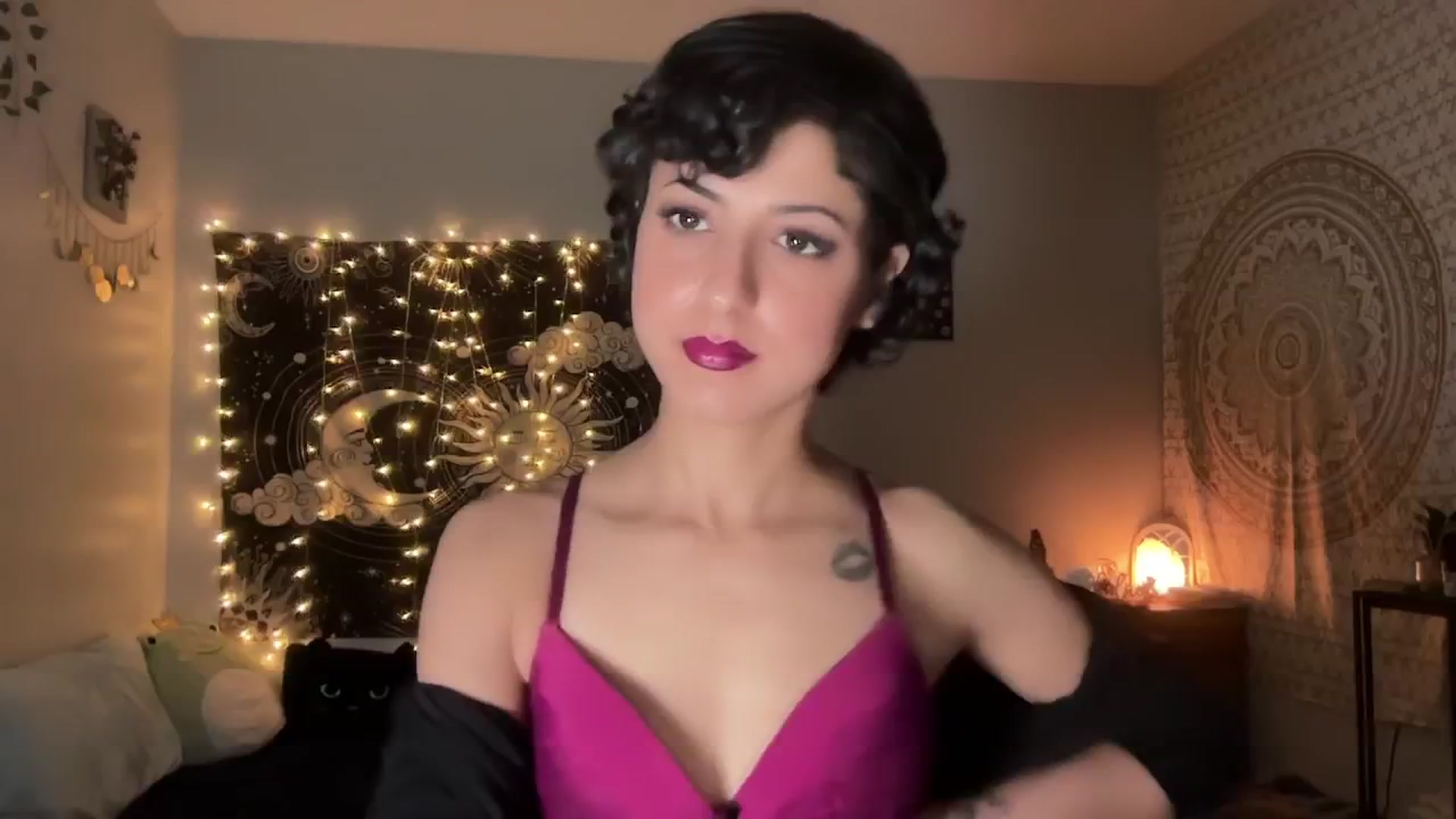 Gallery image thumbnail from wildmoon's myfreecams stream on, 11/11/2024, 10:32 image 8 of 20