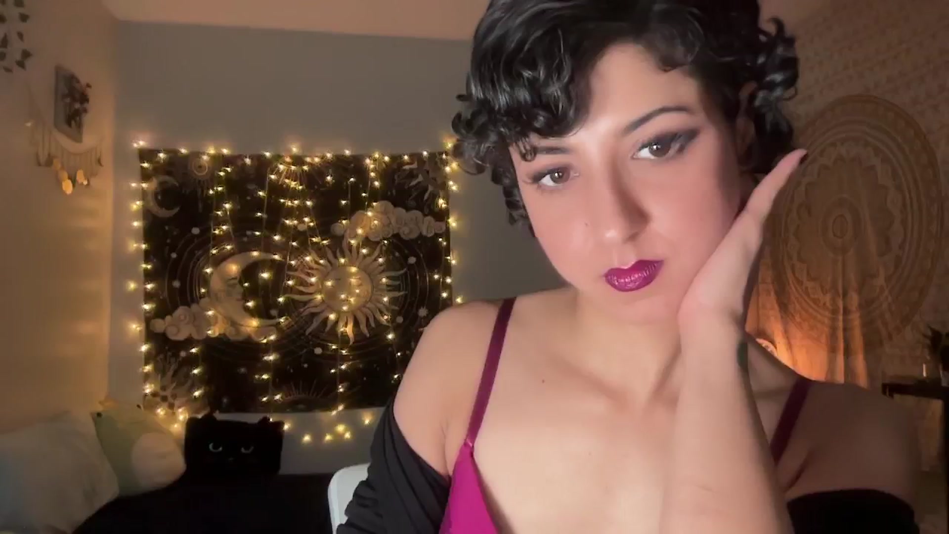 Gallery image thumbnail from wildmoon's myfreecams stream on, 11/11/2024, 10:32 image 4 of 20