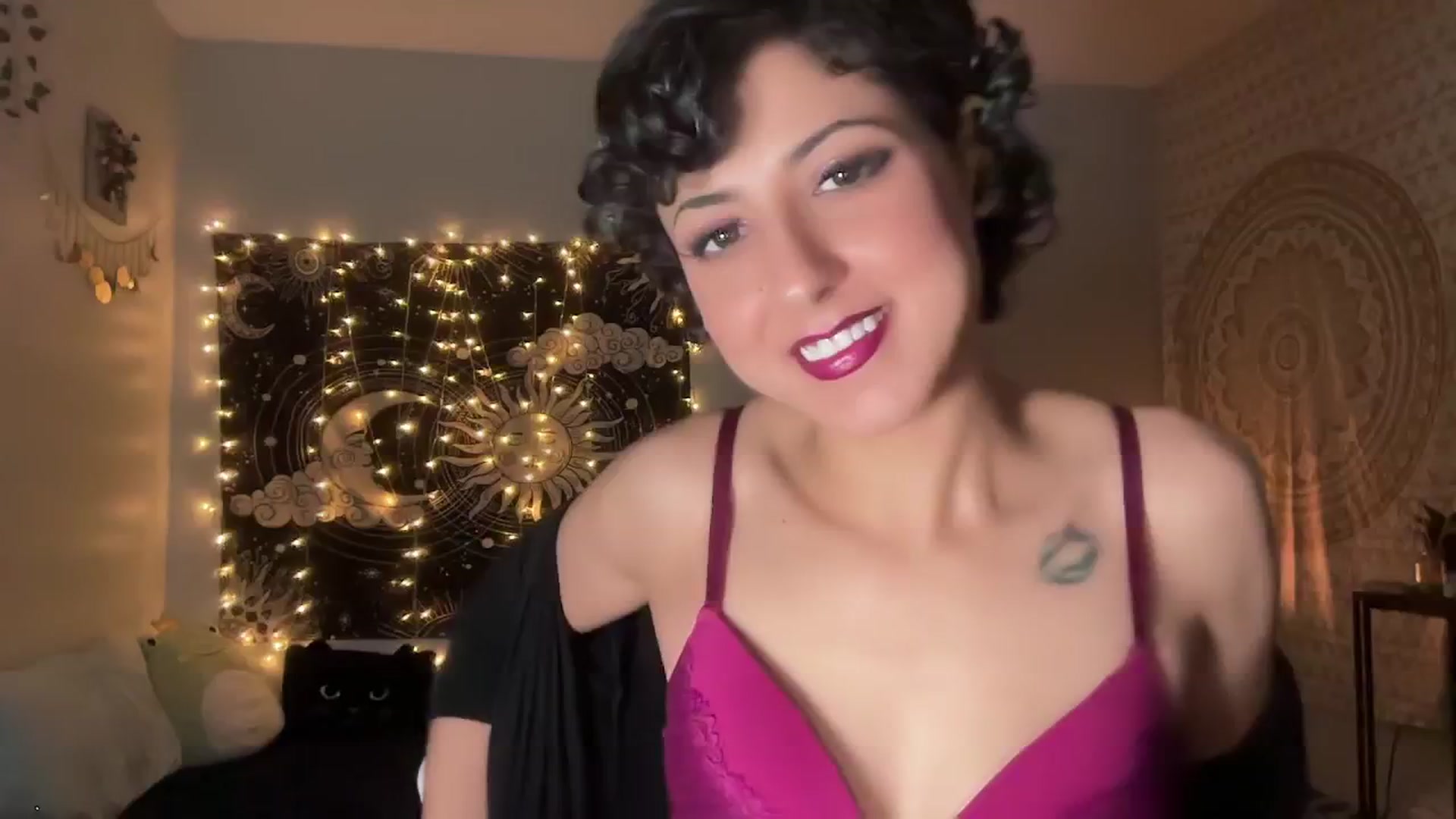 Gallery image thumbnail from wildmoon's myfreecams stream on, 11/11/2024, 10:32 image 6 of 20