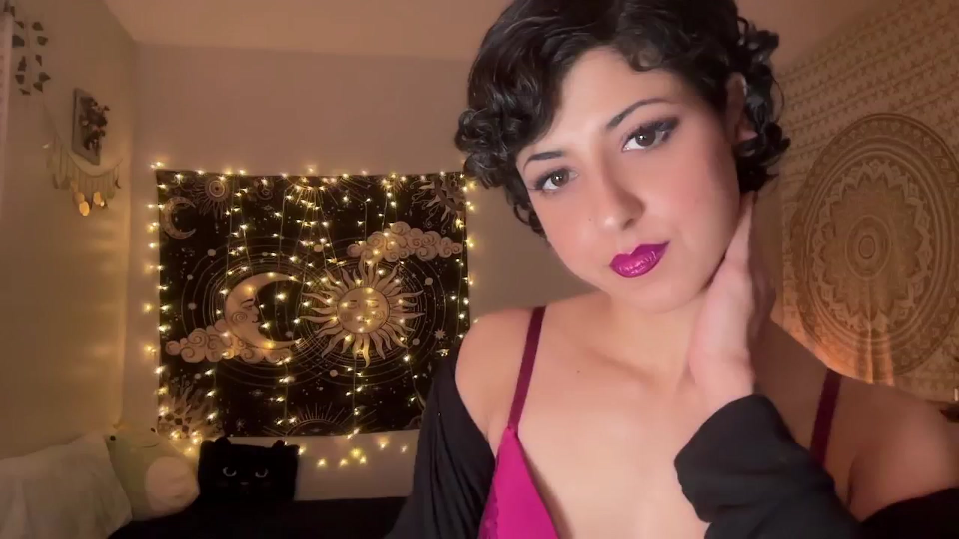 Gallery image thumbnail from wildmoon's myfreecams stream on, 11/11/2024, 11:46 image 1 of 20