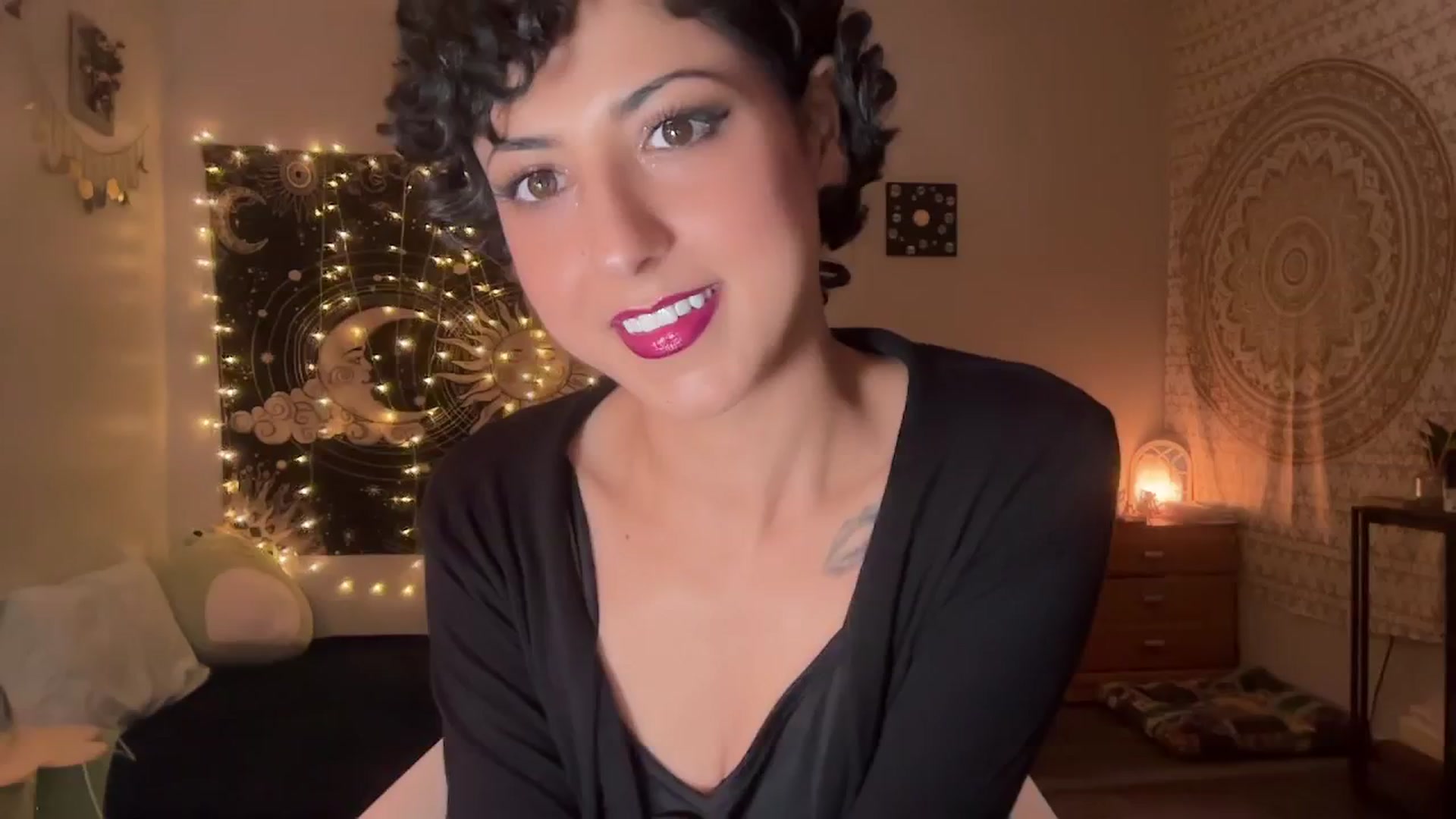 Gallery image thumbnail from wildmoon's myfreecams stream on, 11/11/2024, 23:26 image 10 of 20