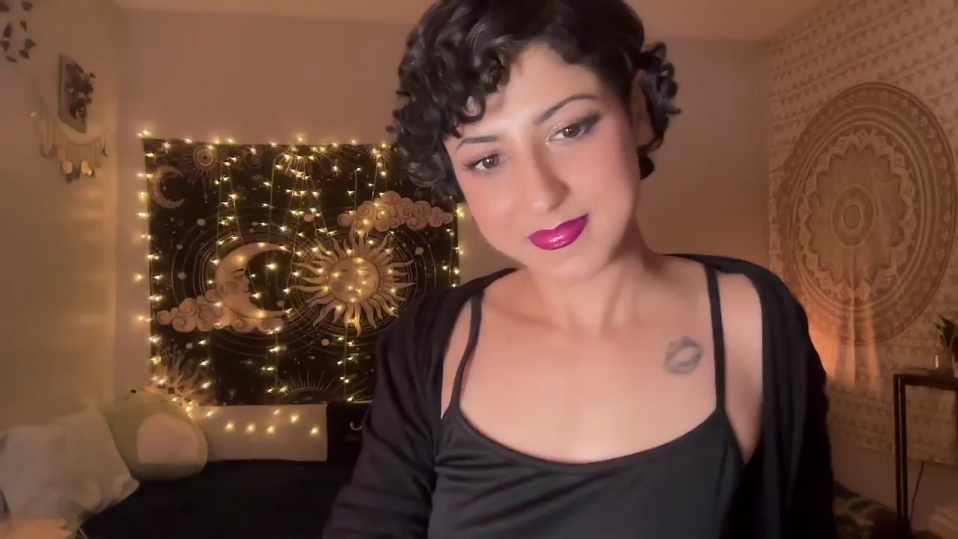 Gallery image thumbnail from wildmoon's myfreecams stream on, 11/11/2024, 23:26 image 6 of 20