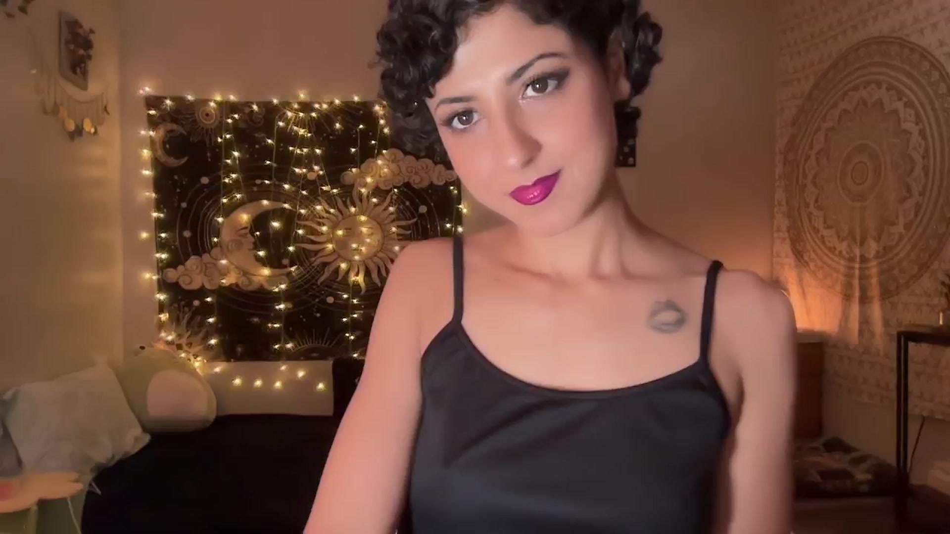 Gallery image thumbnail from wildmoon's myfreecams stream on, 11/12/2024, 24:01 image 11 of 20