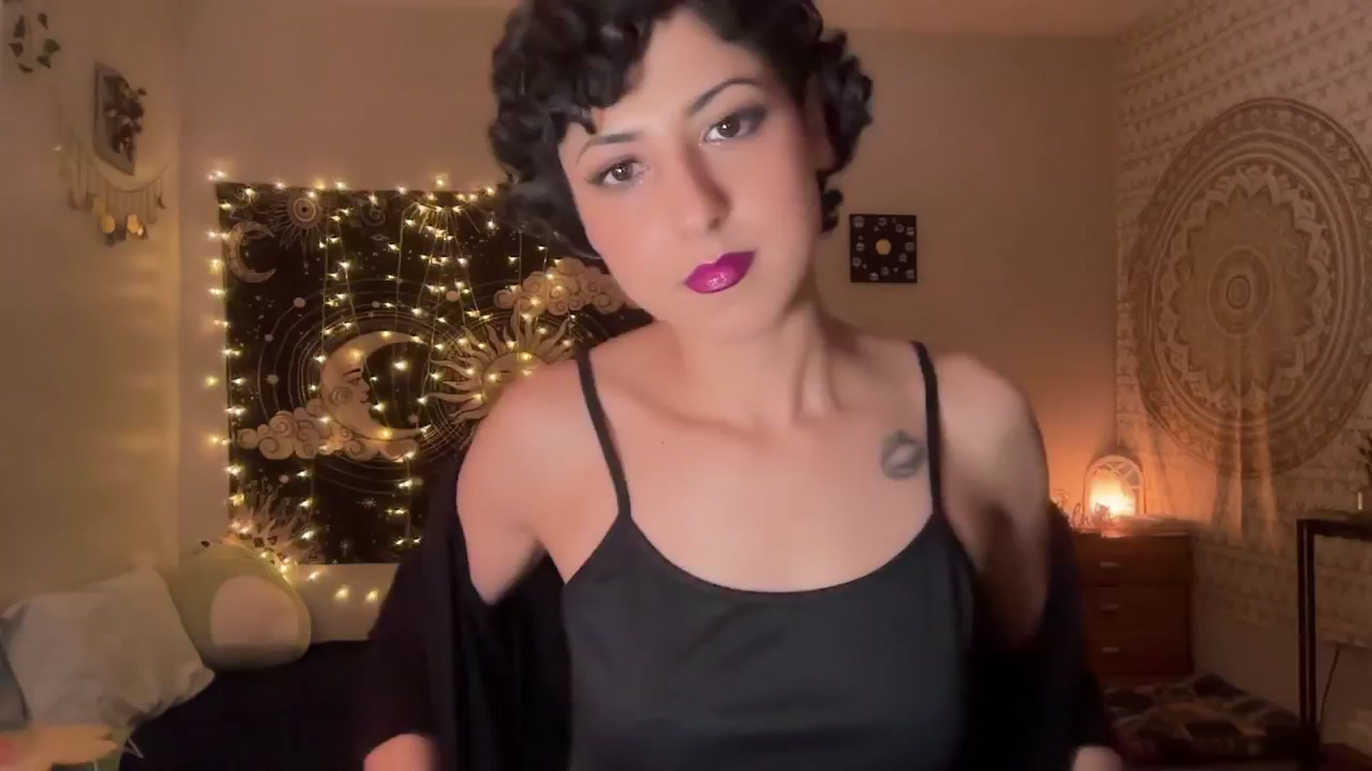 Gallery image thumbnail from wildmoon's myfreecams stream on, 11/12/2024, 24:01 image 3 of 20