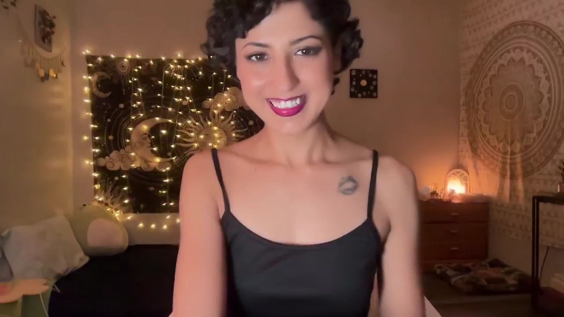 Gallery image thumbnail from wildmoon's myfreecams stream on, 11/12/2024, 24:16 image 4 of 20