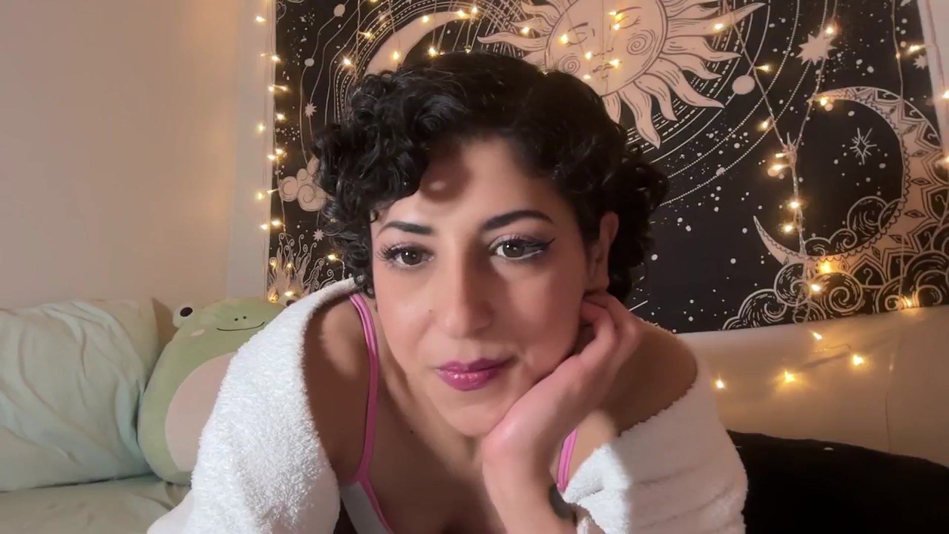 Gallery image thumbnail from wildmoon's myfreecams stream on, 11/19/2024, 06:14 image 5 of 20
