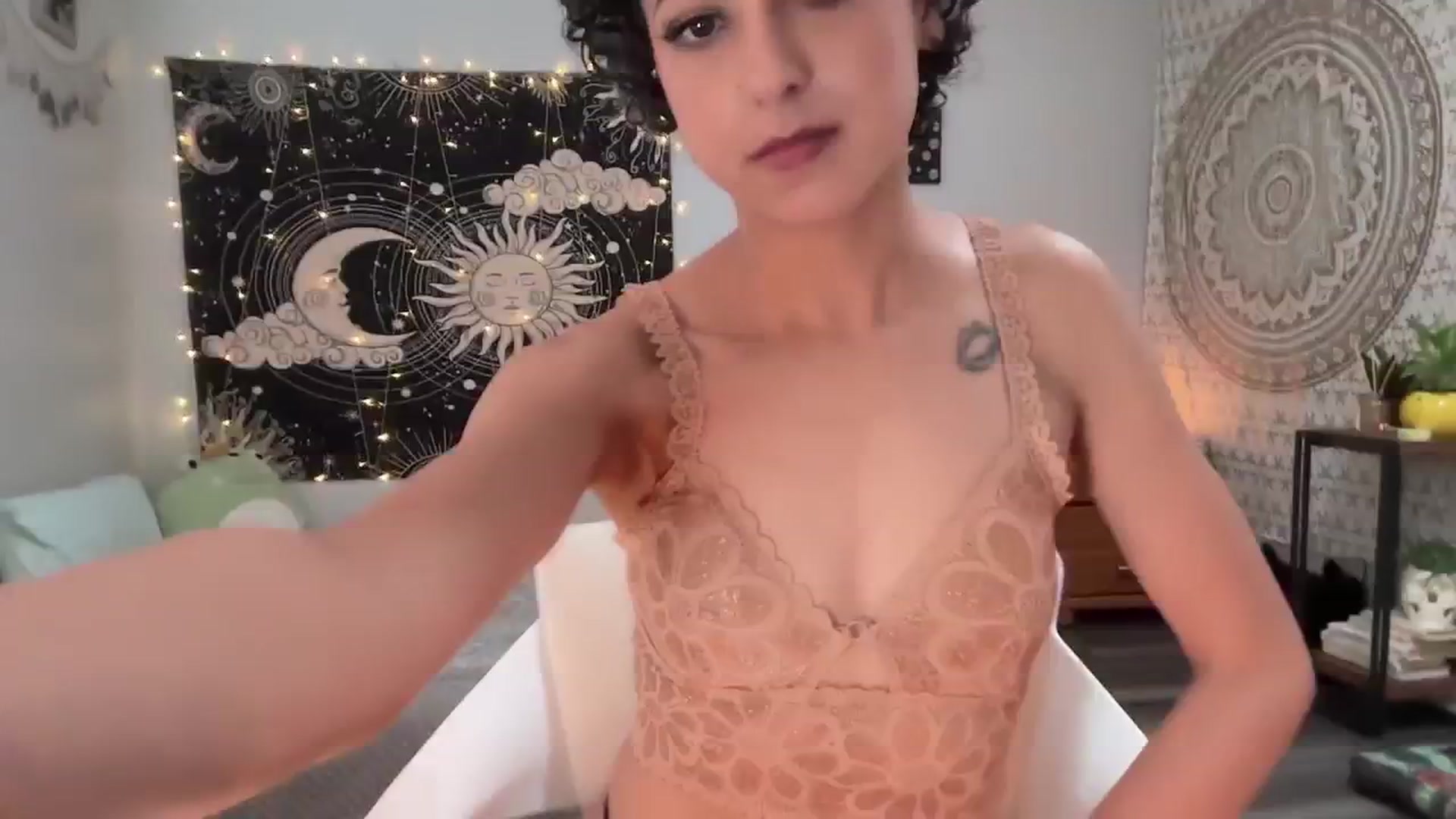 Gallery image thumbnail from wildmoon's myfreecams stream on, 12/03/2024, 16:20 image 20 of 20