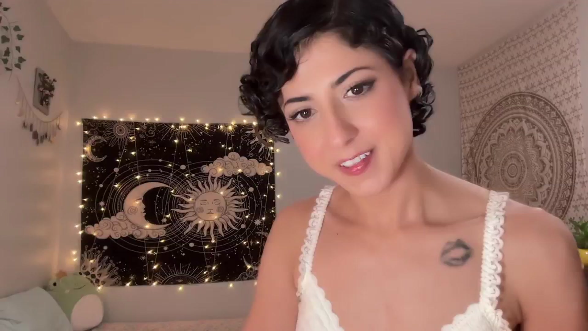 Gallery image thumbnail from wildmoon's myfreecams stream on, 12/04/2024, 05:50 image 3 of 20