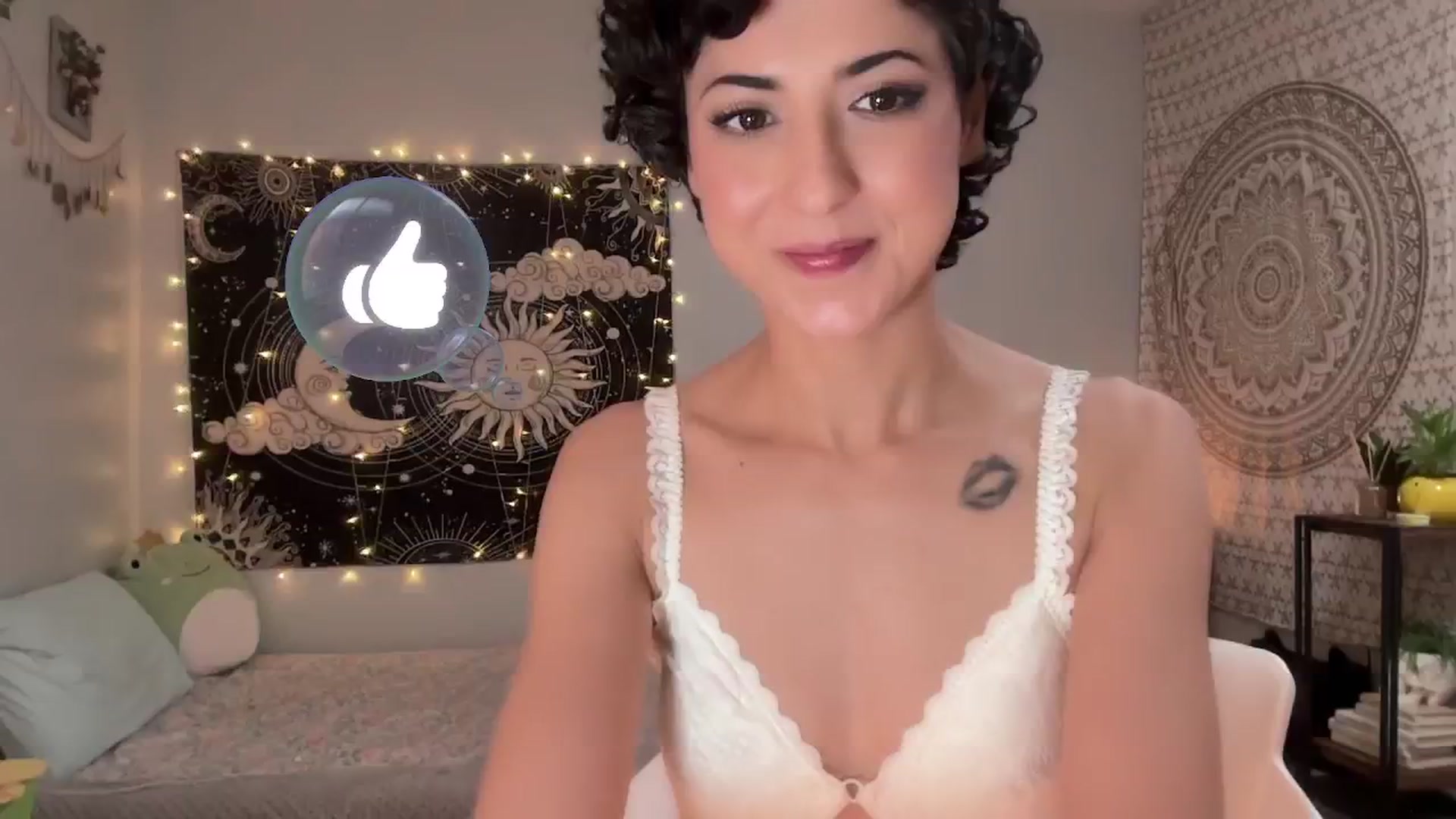Gallery image thumbnail from wildmoon's myfreecams stream on, 12/04/2024, 07:22 image 8 of 20