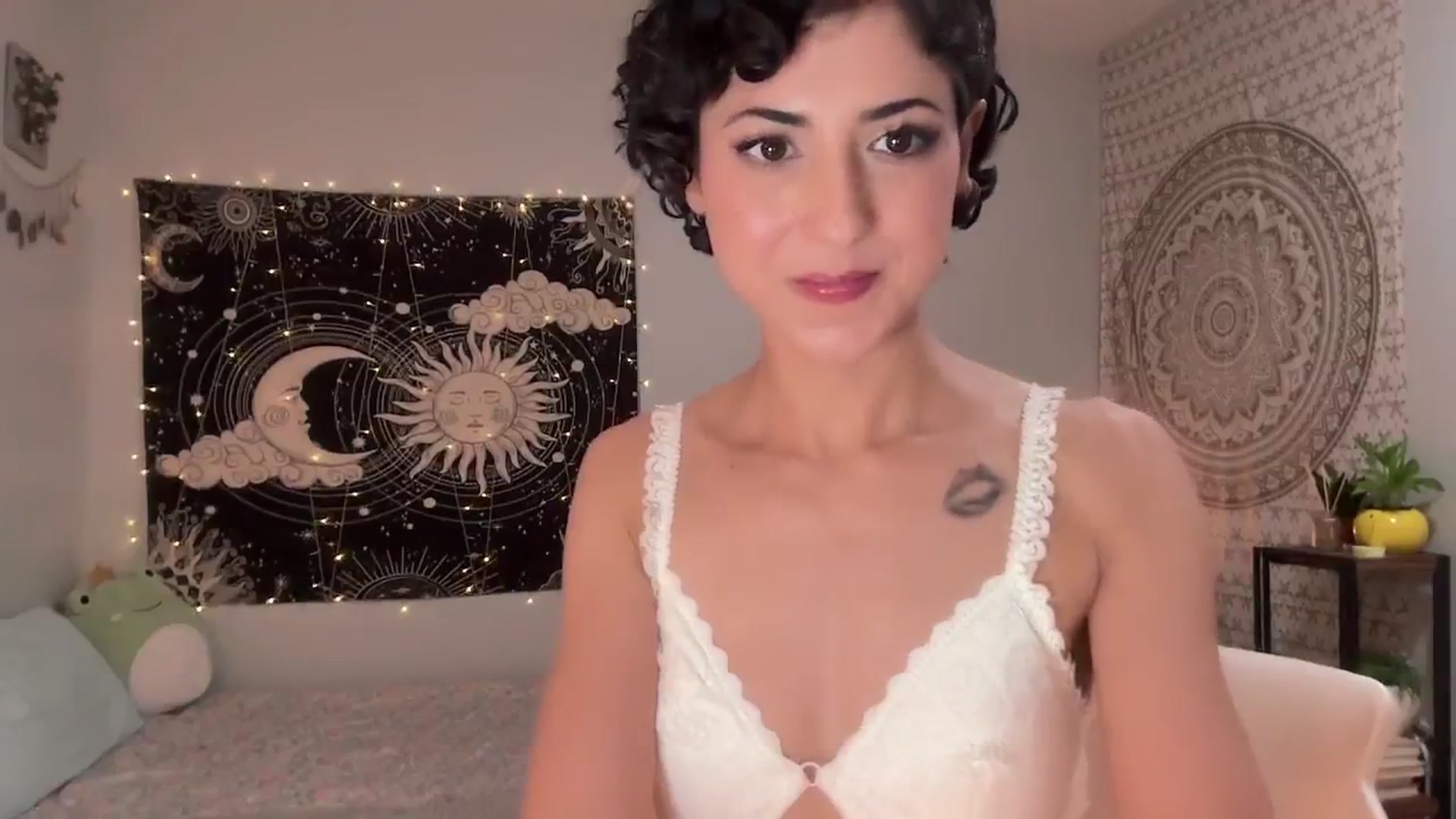 Gallery image thumbnail from wildmoon's myfreecams stream on, 12/04/2024, 08:09 image 15 of 20