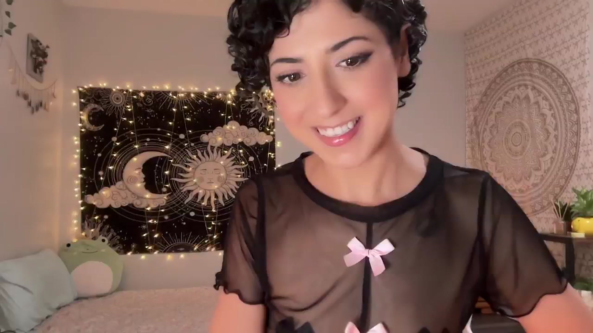 Gallery image thumbnail from wildmoon's myfreecams stream on, 12/05/2024, 07:10 image 5 of 20