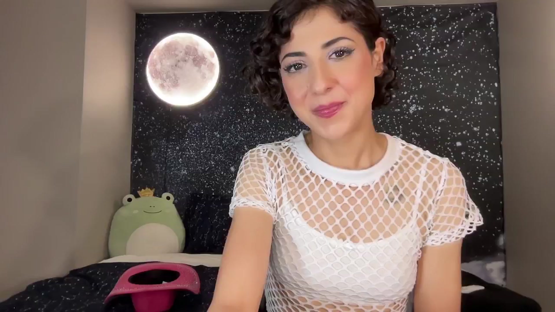 Gallery image thumbnail from wildmoon's myfreecams stream on, 01/12/2025, 07:04 image 12 of 20