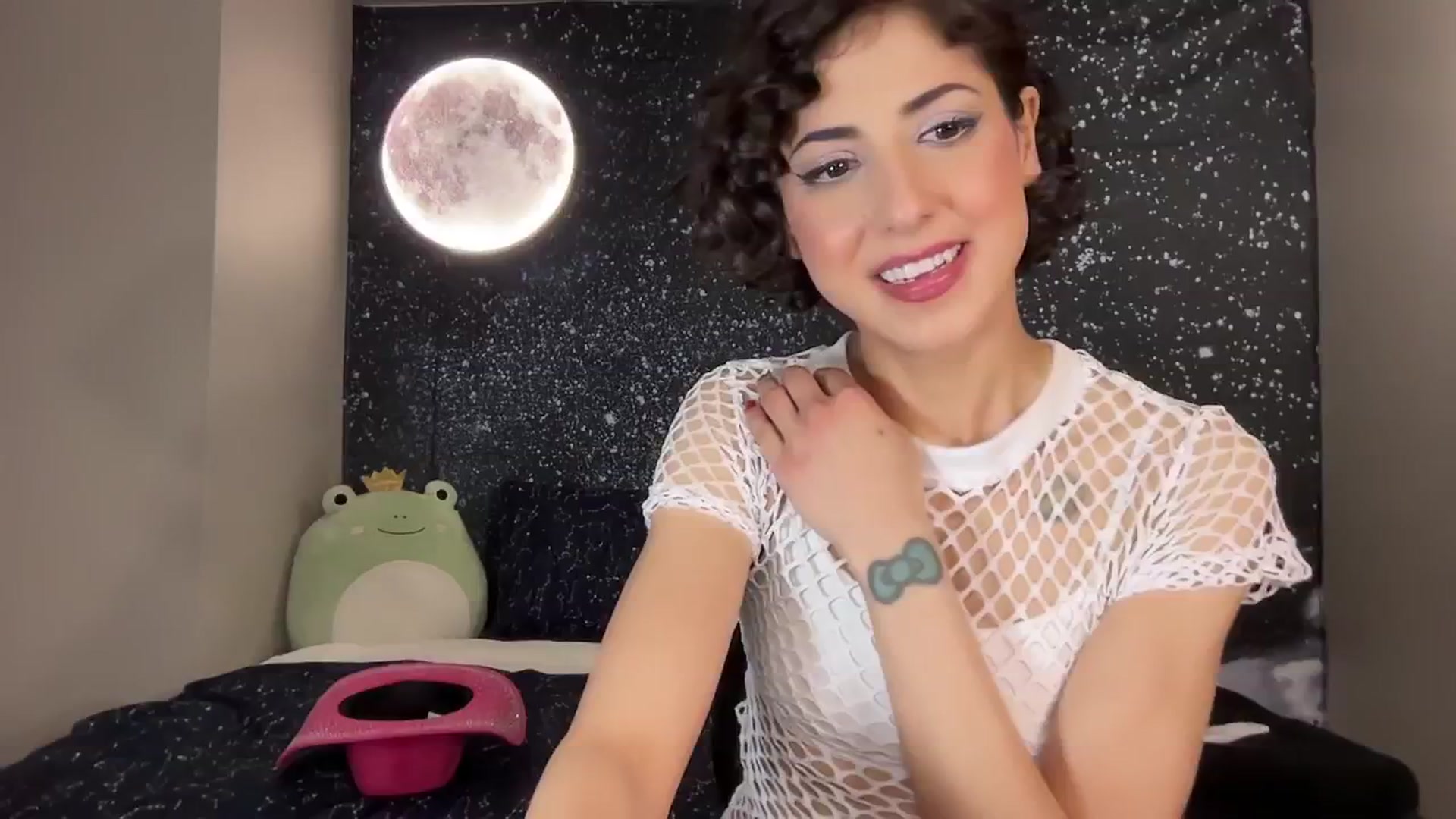 Gallery image thumbnail from wildmoon's myfreecams stream on, 01/12/2025, 07:04 image 17 of 20