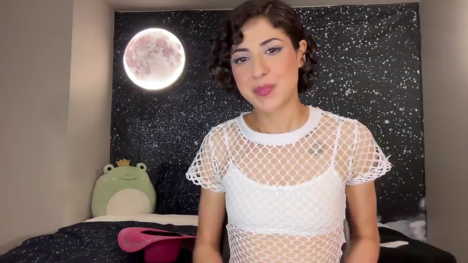 Gallery image thumbnail from wildmoon's myfreecams stream on, 01/12/2025, 07:04 image 7 of 20