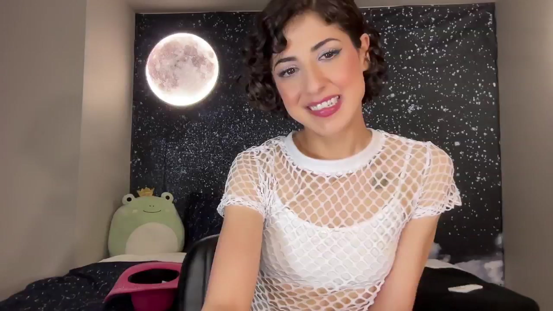 Gallery image thumbnail from wildmoon's myfreecams stream on, 01/12/2025, 07:04 image 8 of 20