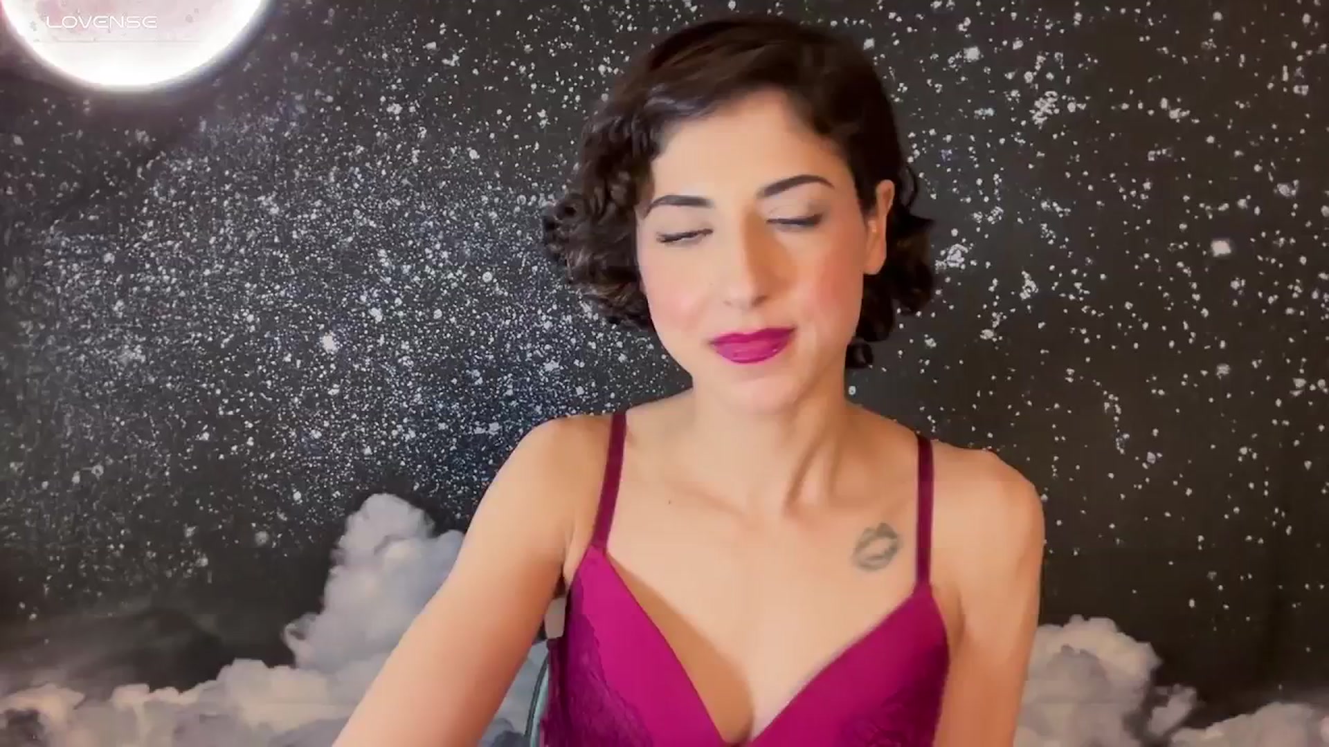 Gallery image thumbnail from wildmoon's myfreecams stream on, 02/27/2025, 16:22 image 3 of 20